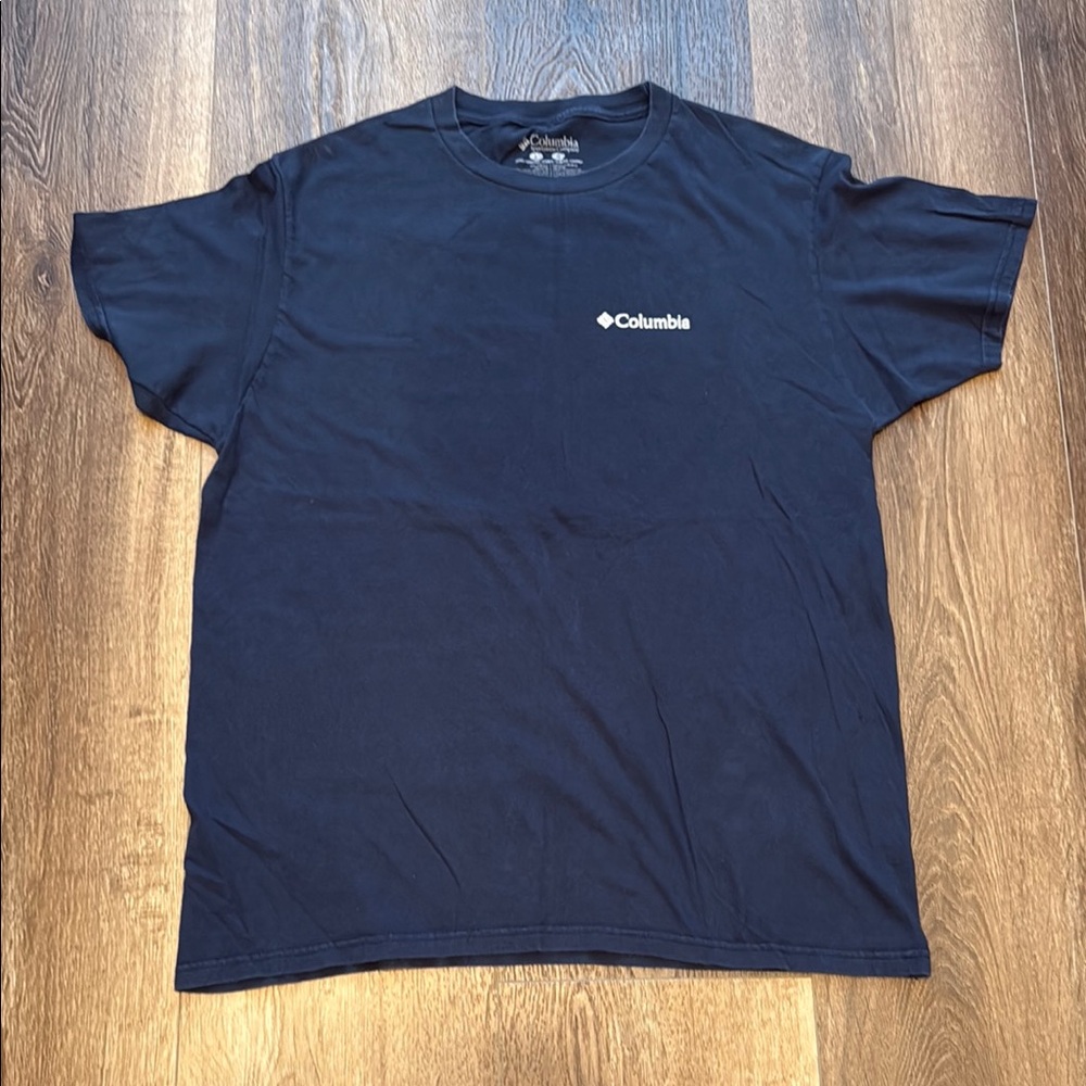 Columbia Men's Navy Blue T-Shirt